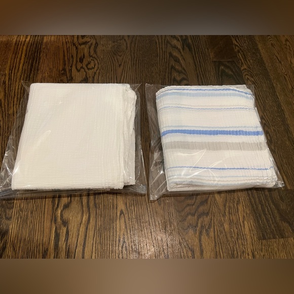 Bundle of 4 ‘Aden + Anais’ Beautiful Baby Swaddles! - Picture 9 of 14